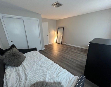 517 Fox Hollow - Photo Thumbnail 17