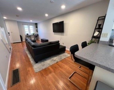 517 Fox Hollow - Photo Thumbnail 1