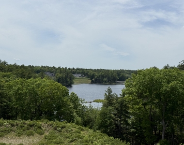 8 Madison - Photo Thumbnail 3