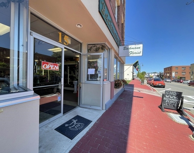 15 West Broadway - Photo Thumbnail 3