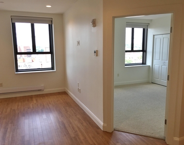 875 Elm - Photo Thumbnail 9