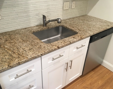 875 Elm - Photo Thumbnail 6
