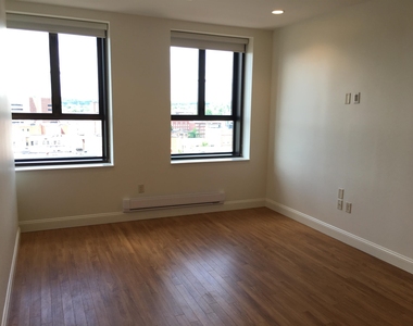 875 Elm - Photo Thumbnail 11