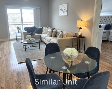 303 Dunbar - Photo Thumbnail 5