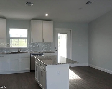634 Royce Road - Photo Thumbnail 3