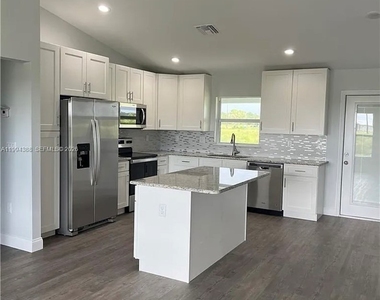 634 Royce Road - Photo Thumbnail 5