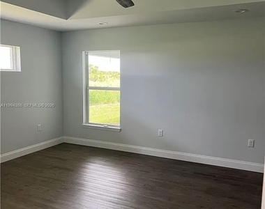 634 Royce Road - Photo Thumbnail 7