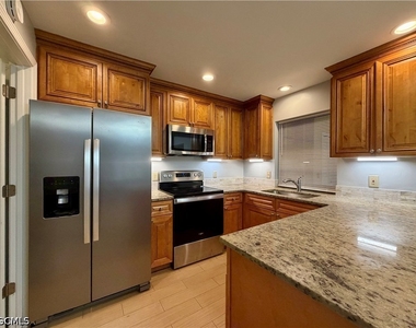 17020 Golfside Circle - Photo Thumbnail 32