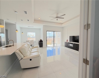 4101 33rd Street - Photo Thumbnail 8