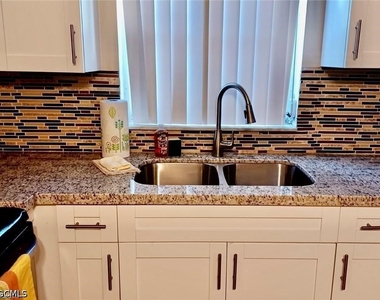 712 Se 47th Street - Photo Thumbnail 3
