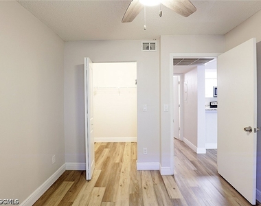 5305 Summerlin Road - Photo Thumbnail 8