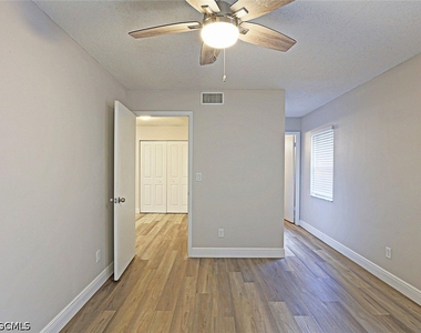 5305 Summerlin Road - Photo Thumbnail 5