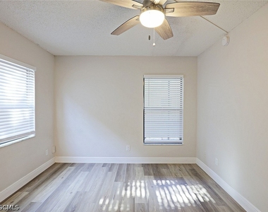 5305 Summerlin Road - Photo Thumbnail 4