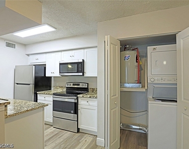 5305 Summerlin Road - Photo Thumbnail 10