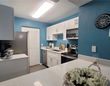 17420 Birchwood Lane - Photo Thumbnail 2