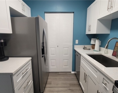 17420 Birchwood Lane - Photo Thumbnail 4
