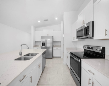 12321 Dakota Ridge Place - Photo Thumbnail 8