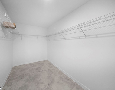 4216 Villa Rapallo Way - Photo Thumbnail 16