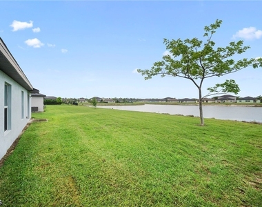 4216 Villa Rapallo Way - Photo Thumbnail 22