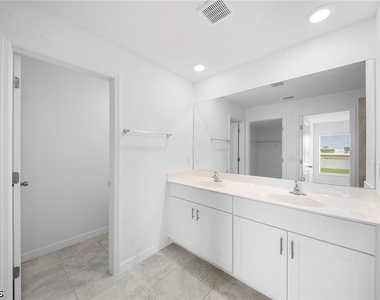 4216 Villa Rapallo Way - Photo Thumbnail 14