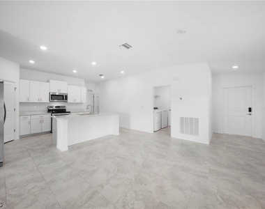 4216 Villa Rapallo Way - Photo Thumbnail 6