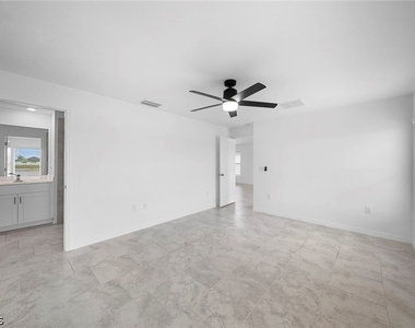4216 Villa Rapallo Way - Photo Thumbnail 13