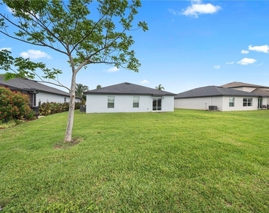 4216 Villa Rapallo Way - Photo Thumbnail 23