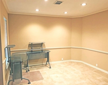 315 Heritage Shore - Photo Thumbnail 2