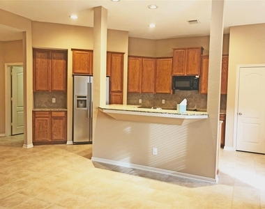 315 Heritage Shore - Photo Thumbnail 4