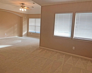 315 Heritage Shore - Photo Thumbnail 14