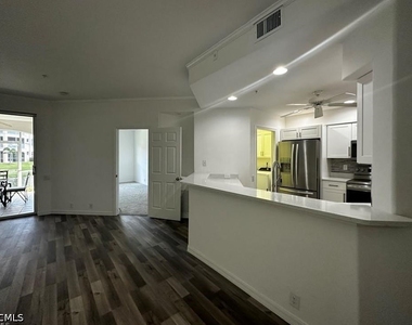 9140 Southmont Cove - Photo Thumbnail 14