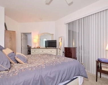 9140 Southmont Cove - Photo Thumbnail 18