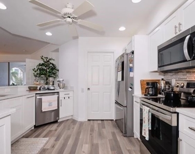 9140 Southmont Cove - Photo Thumbnail 10