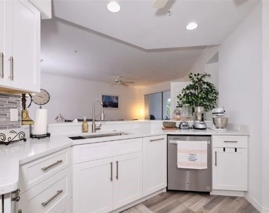 9140 Southmont Cove - Photo Thumbnail 8