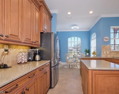 16320 Willowcrest Way - Photo Thumbnail 14