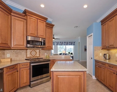 16320 Willowcrest Way - Photo Thumbnail 8