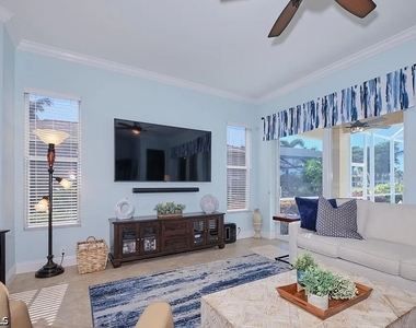 16320 Willowcrest Way - Photo Thumbnail 17