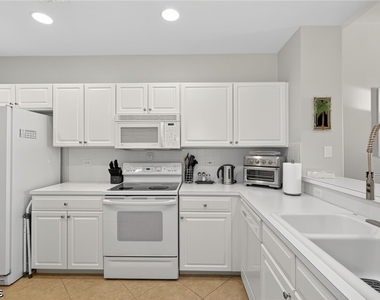 17100 Bridgestone Court - Photo Thumbnail 9