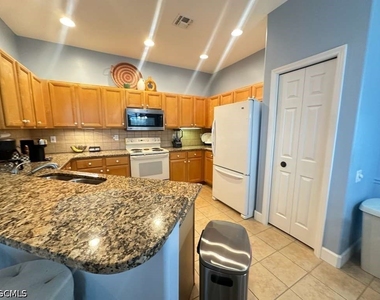 9250 Bayberry Bend - Photo Thumbnail 26