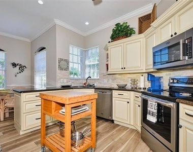 9240 Willowcrest Court - Photo Thumbnail 23