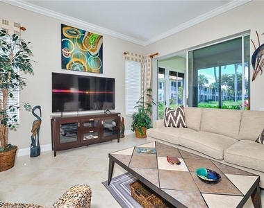 9240 Willowcrest Court - Photo Thumbnail 15