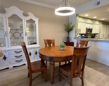 9100 Southmont Cove - Photo Thumbnail 10
