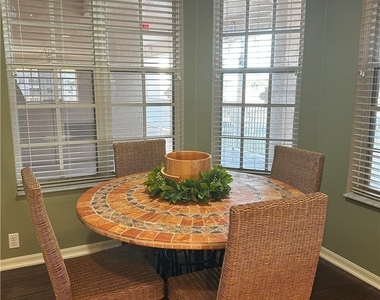 9100 Southmont Cove - Photo Thumbnail 2