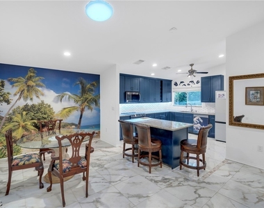 6511 Royal Woods Drive - Photo Thumbnail 5