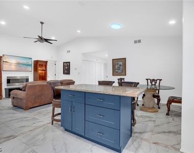 6511 Royal Woods Drive - Photo Thumbnail 11