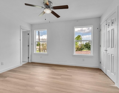 8639 Homewood Lane Unit A - Photo Thumbnail 9