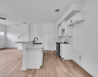 8639 Homewood Lane Unit A - Photo Thumbnail 7