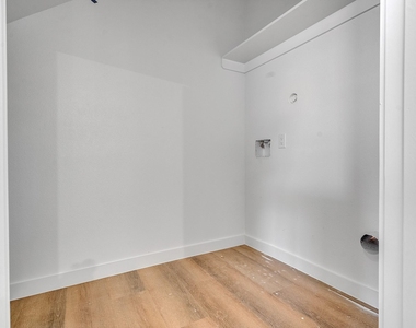 8639 Homewood Lane Unit A - Photo Thumbnail 14