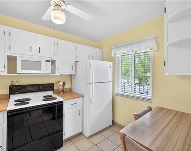 6184 Michelle Way - Photo Thumbnail 3