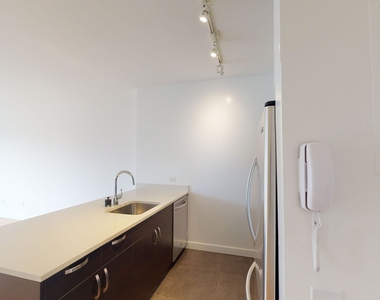 808 Columbus Ave - Photo Thumbnail 2